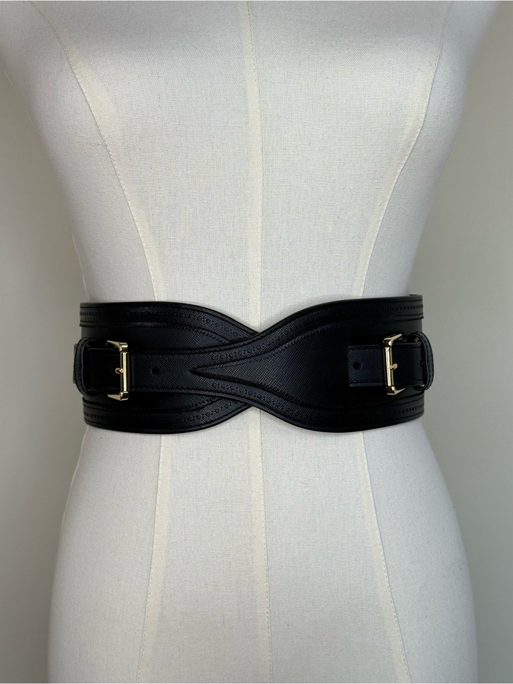 Tory Burch Brogue Black Sculpted Leather Waist Belt with Gold Buckles S NWOT - Picture 3 of 7